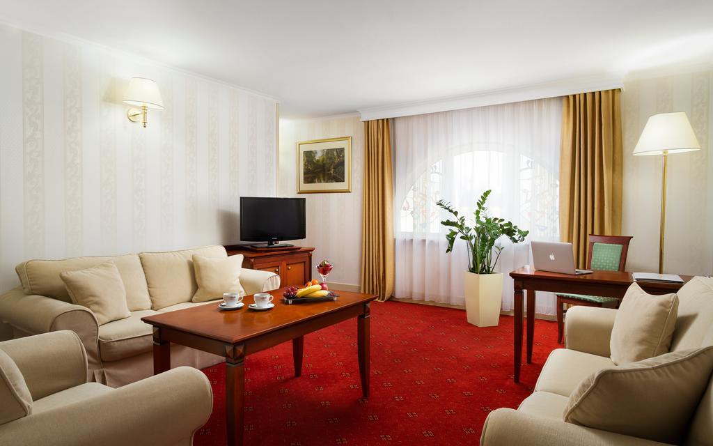 Hotel Mazurkas Ozarow Mazowiecki Chambre photo