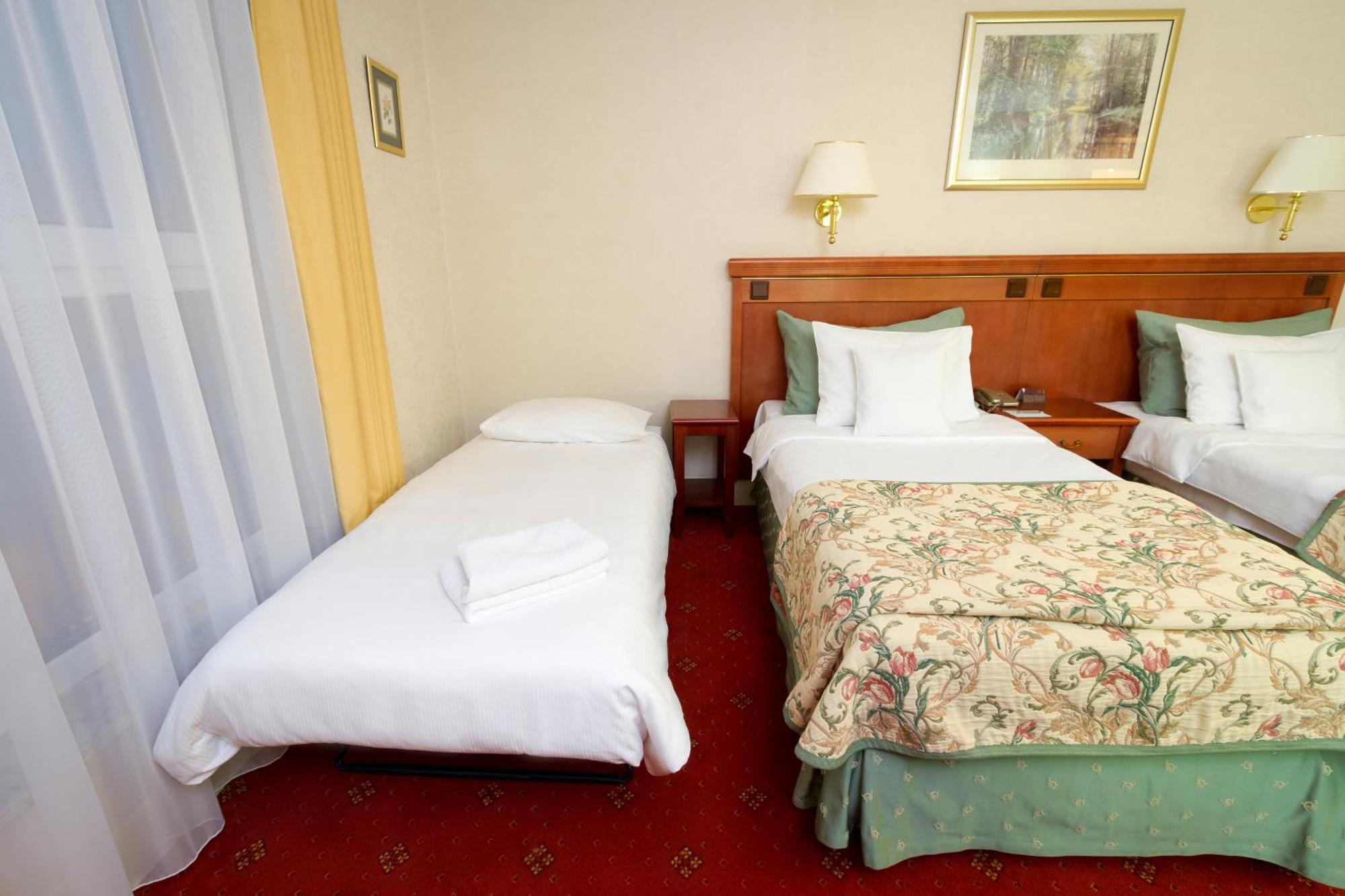 Hotel Mazurkas Ozarow Mazowiecki Chambre photo