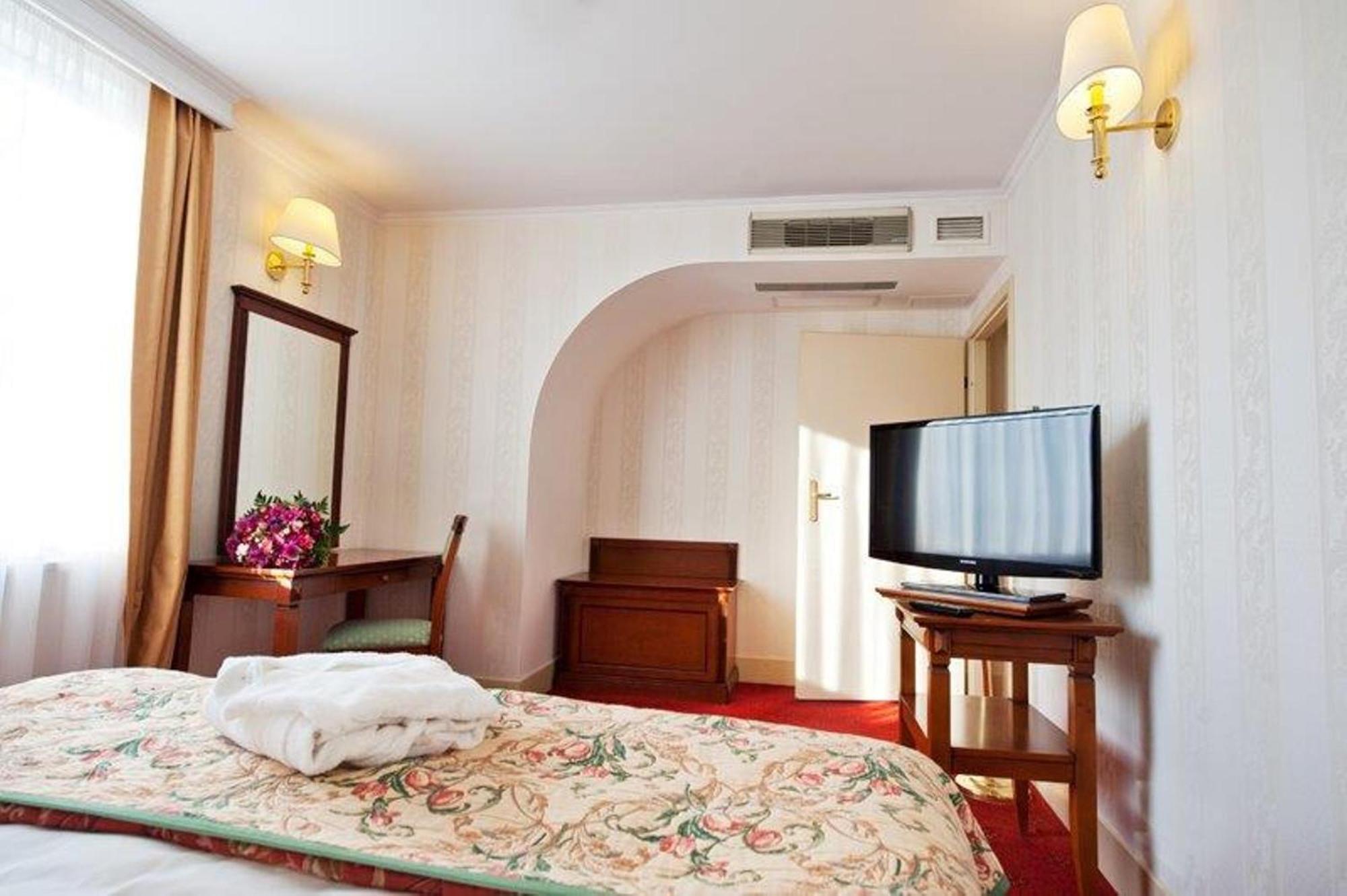 Hotel Mazurkas Ozarow Mazowiecki Chambre photo
