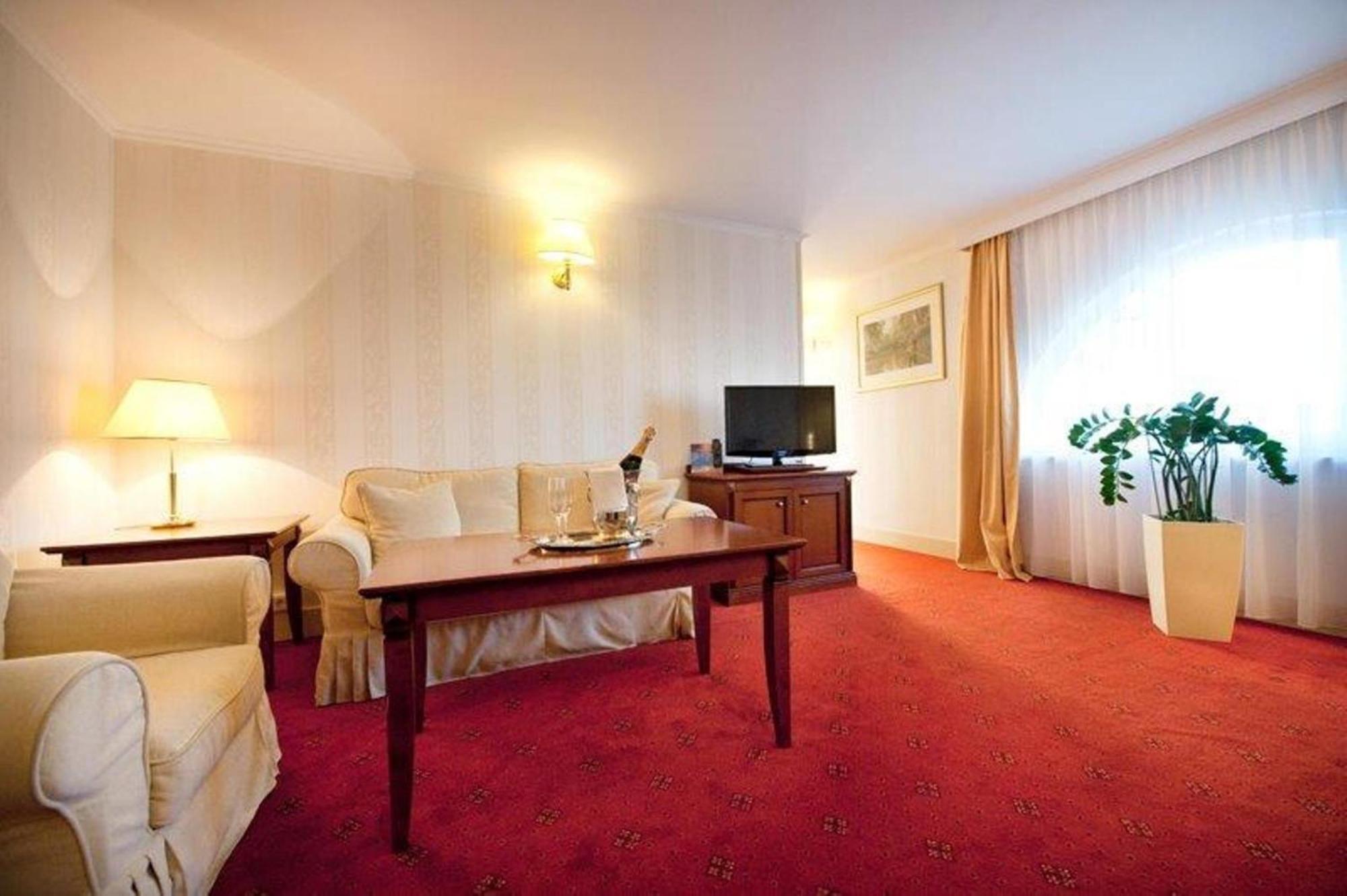 Hotel Mazurkas Ozarow Mazowiecki Chambre photo